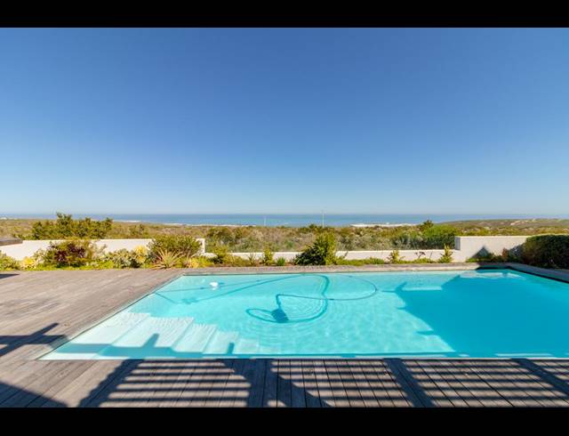 4 BEDROOM FREEHOLD FOR SALE IN GROTTO BAY
